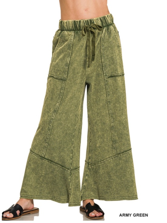 Zenana Outfitters Pants - 162 ❤️ ZENANA army green EXPOSED-SEAM FLARE
HEM PANTS WITH POCKETS